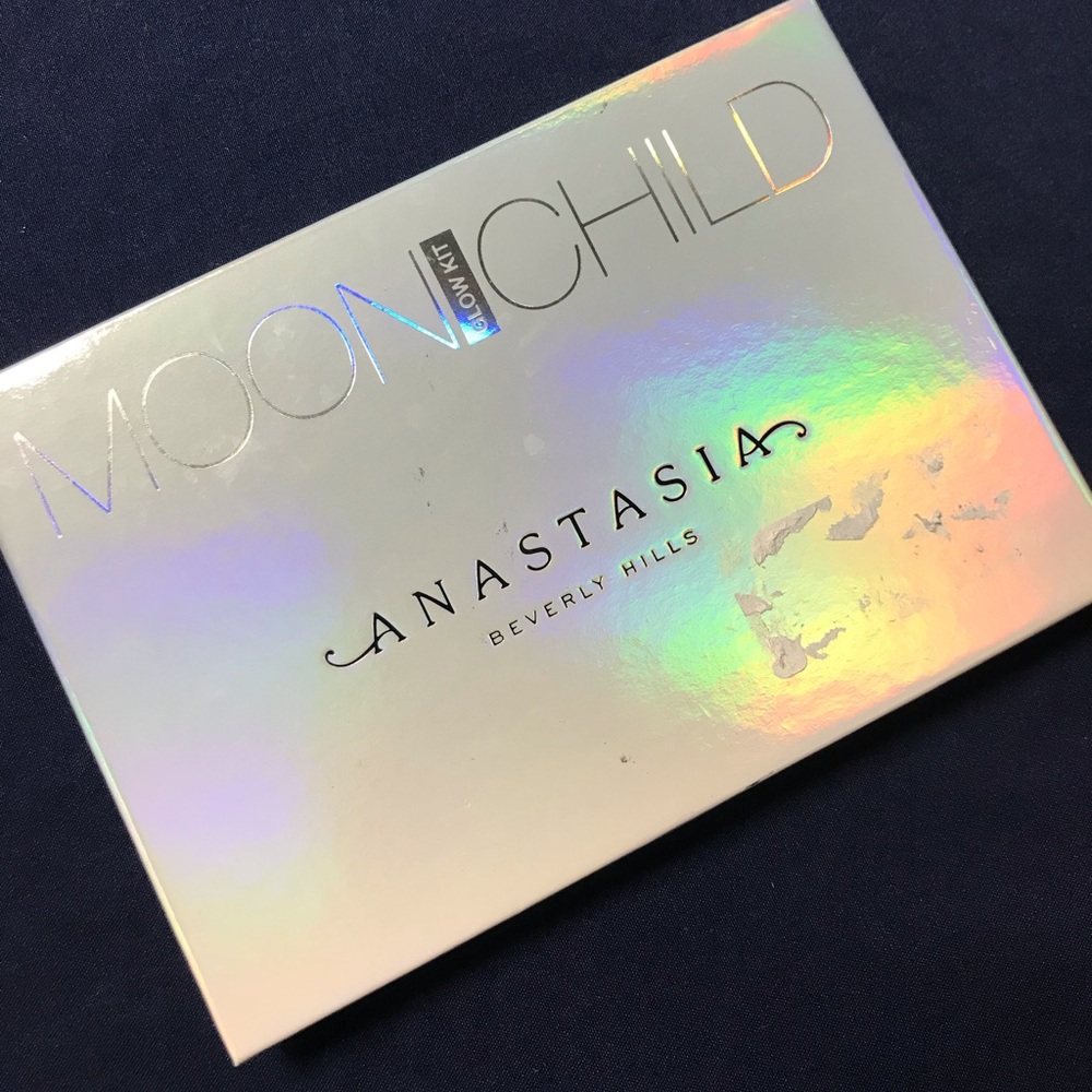 Anastasia Beverly Hills Moon Child Highlighter